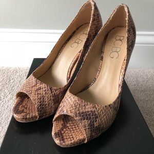 BCBG Snakeskin pumps / heels